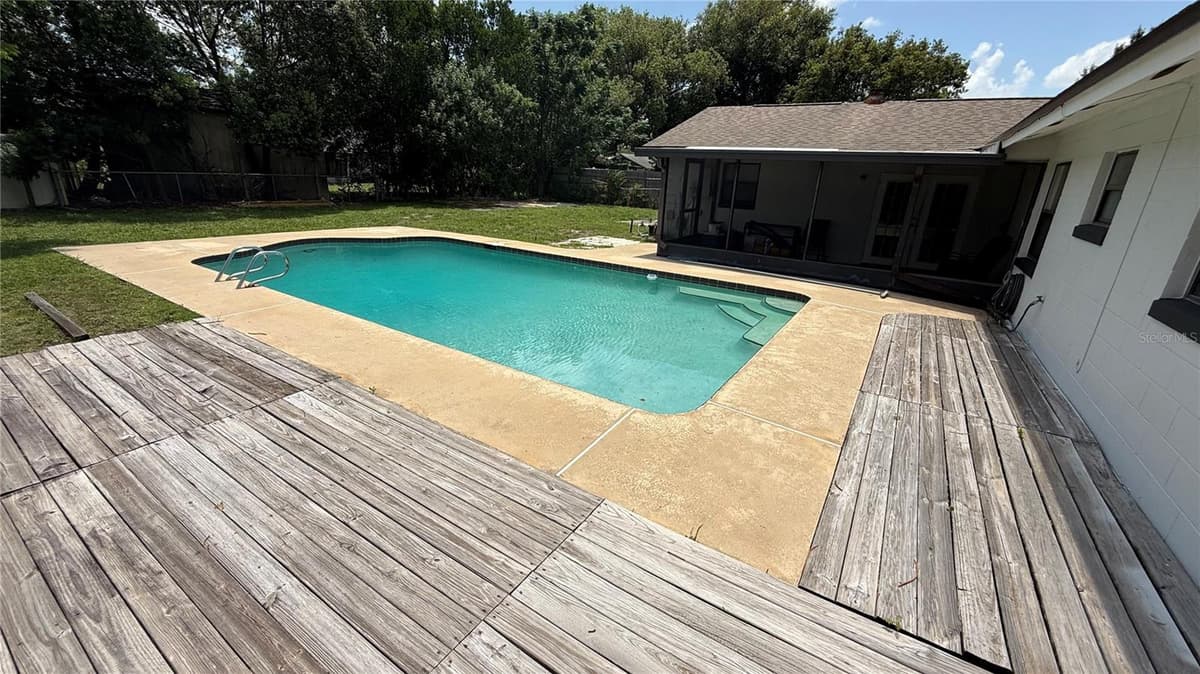 10630 EASTVIEW DRIVE — photo 40 of 44