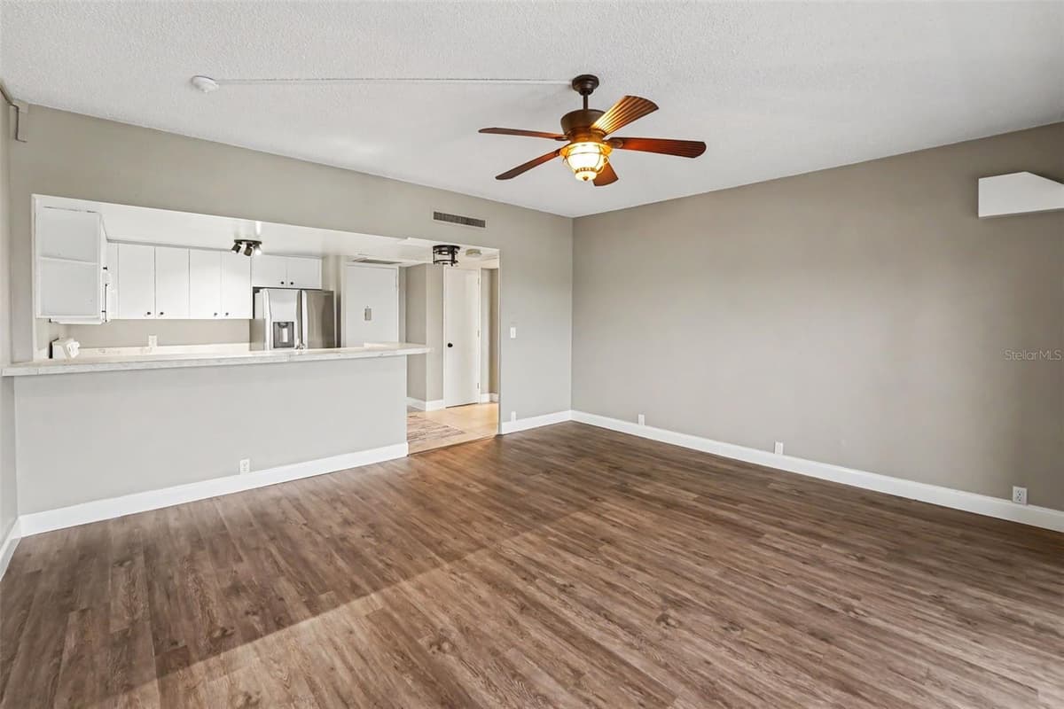 880 MANDALAY AVENUE — photo 20 of 39