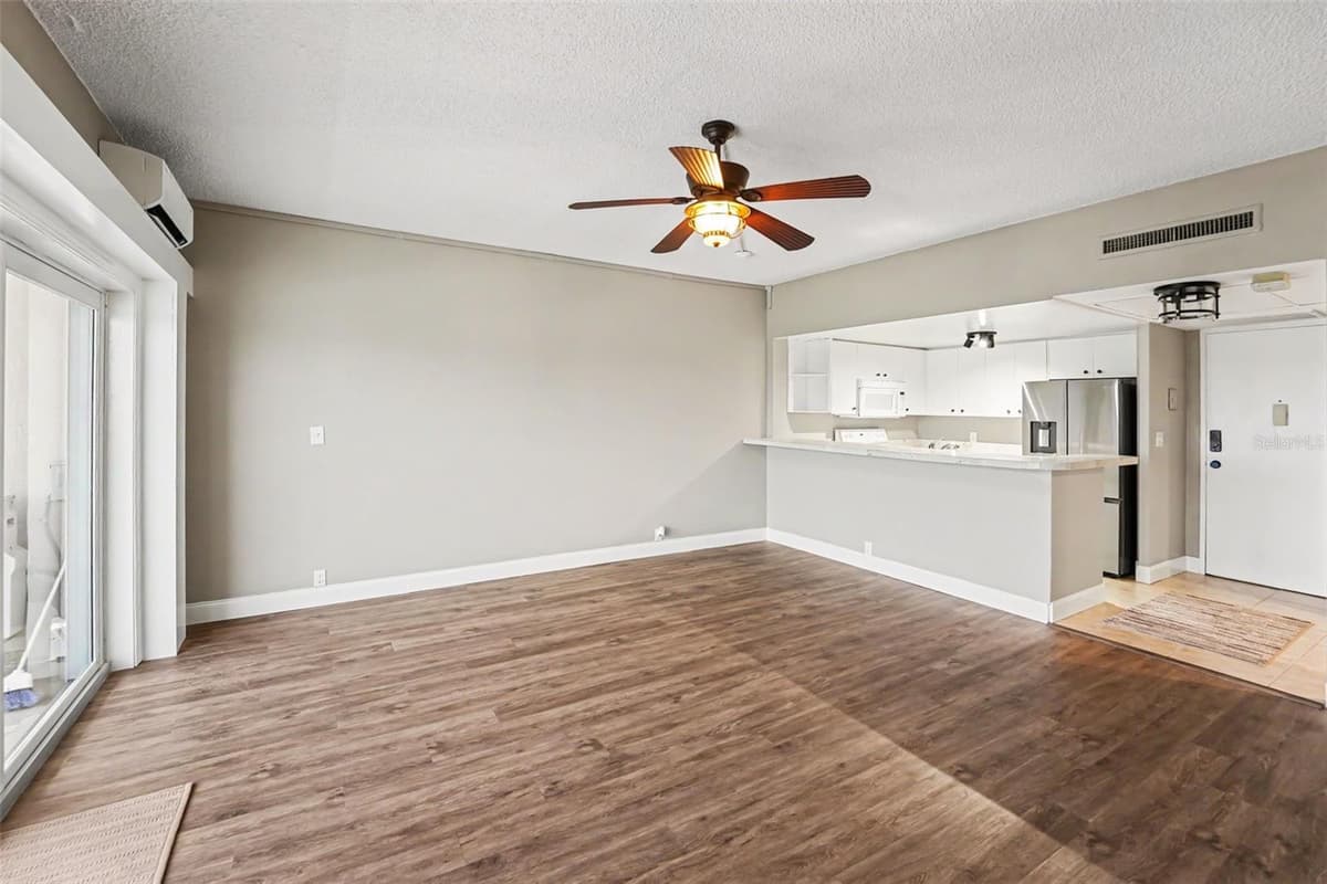 880 MANDALAY AVENUE — photo 19 of 39