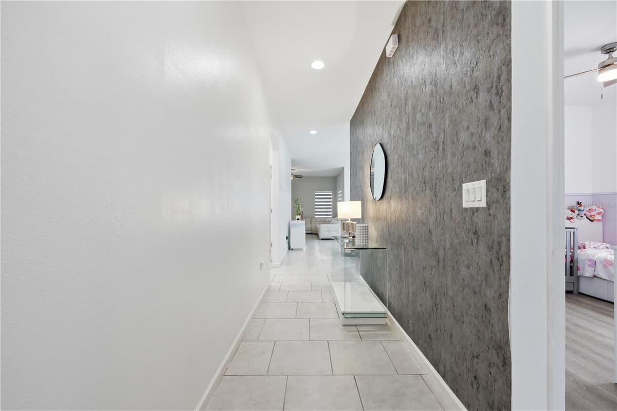 490 DISA DRIVE — photo 7 of 46