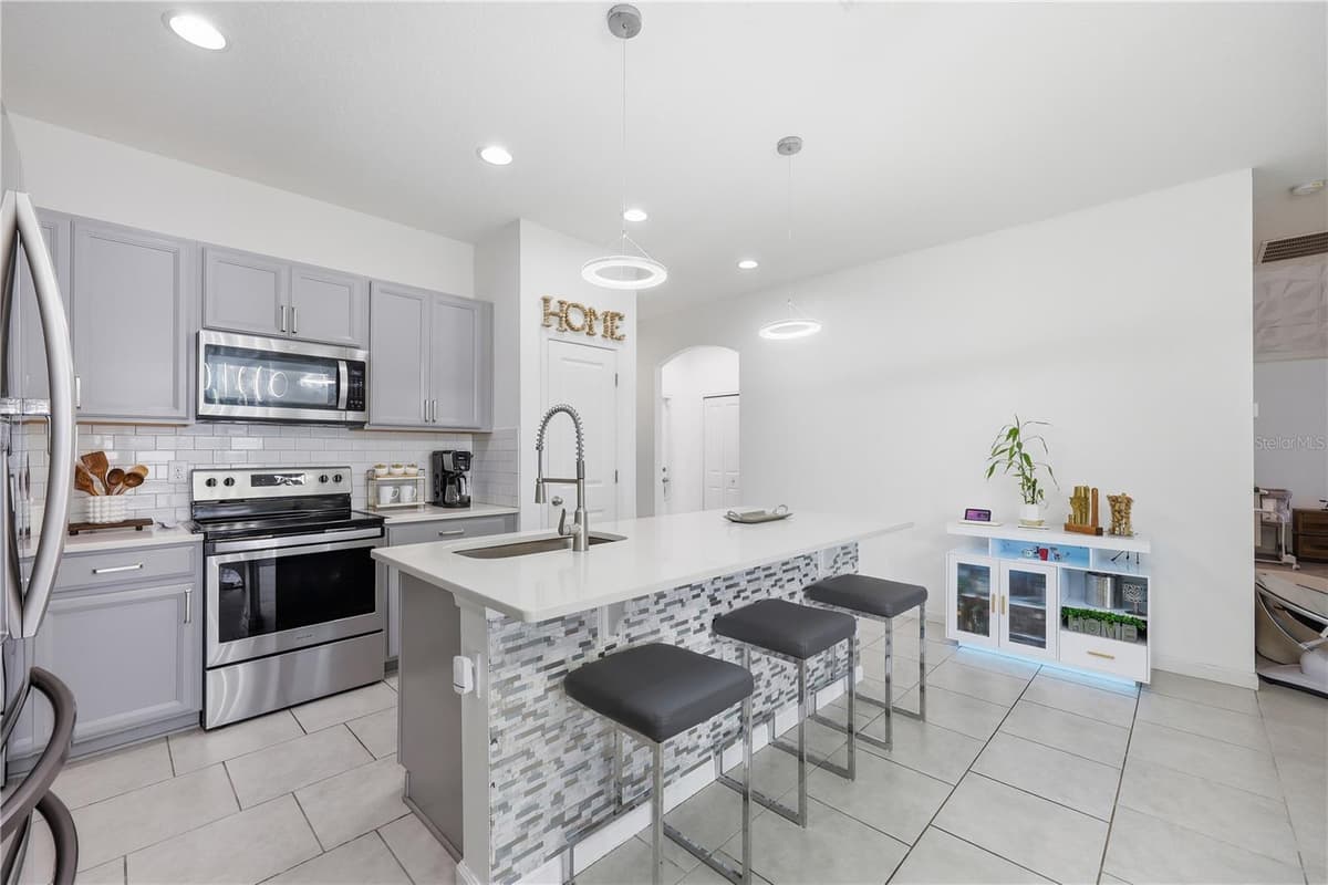 490 DISA DRIVE — photo 11 of 46