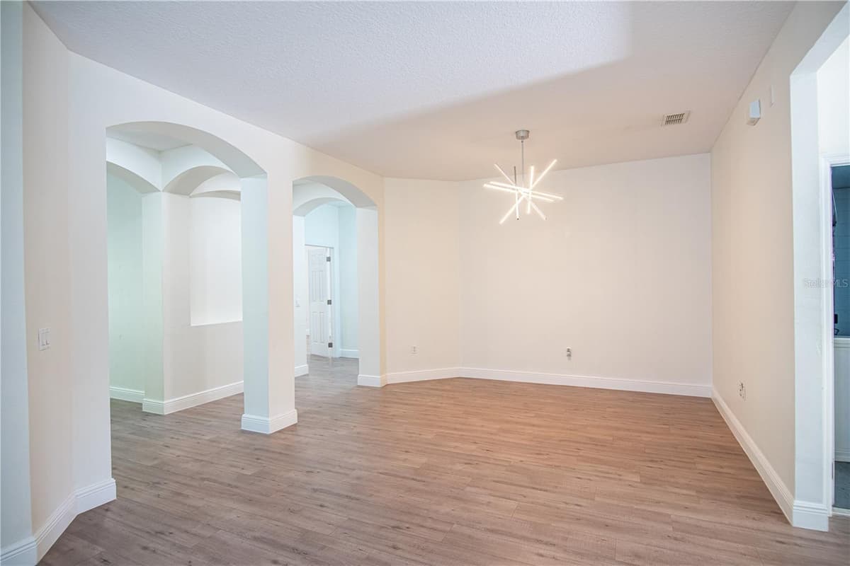 9516 PICCADILLY SKY WAY — photo 11 of 30