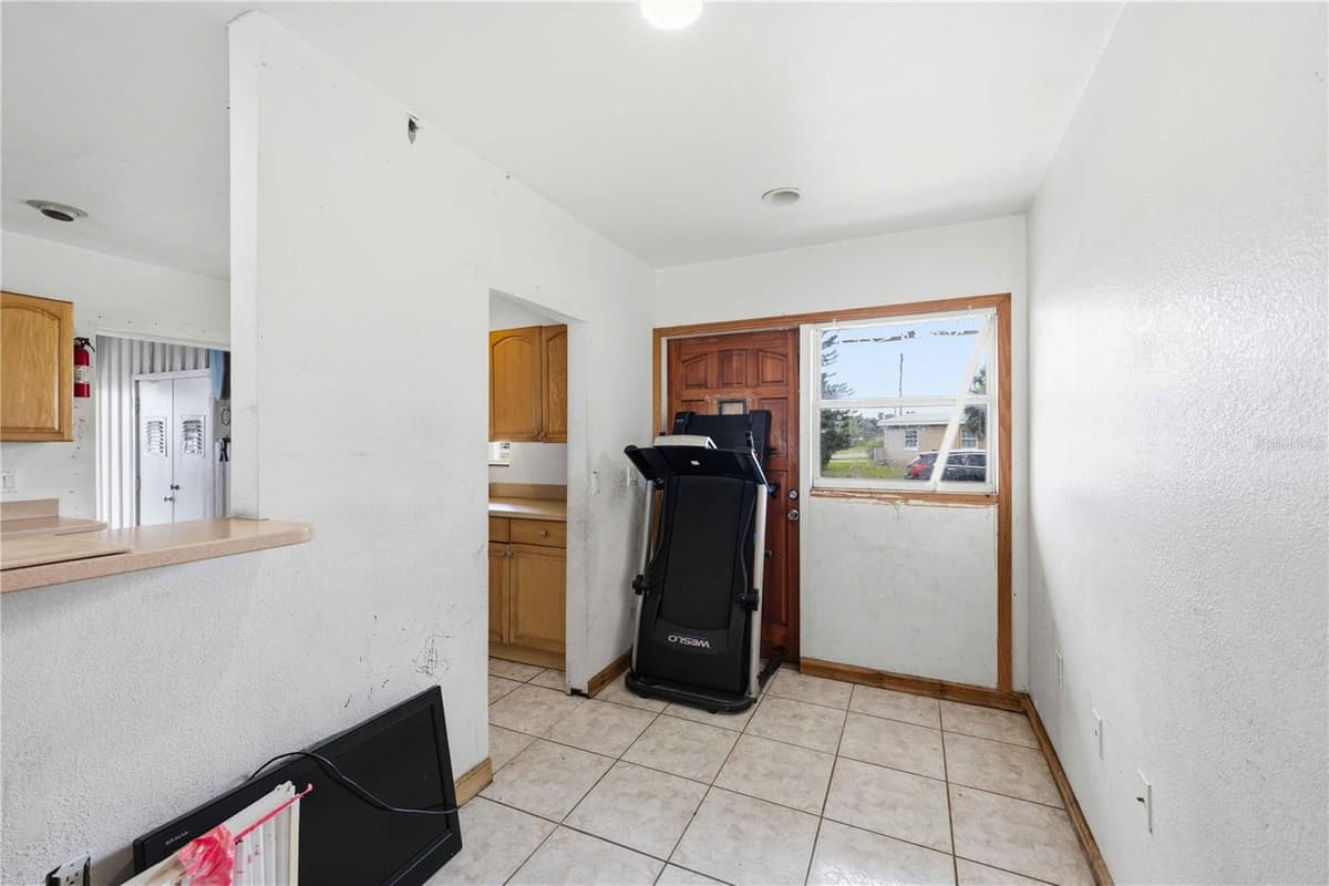 21378 PERCY AVENUE — photo 8 of 43