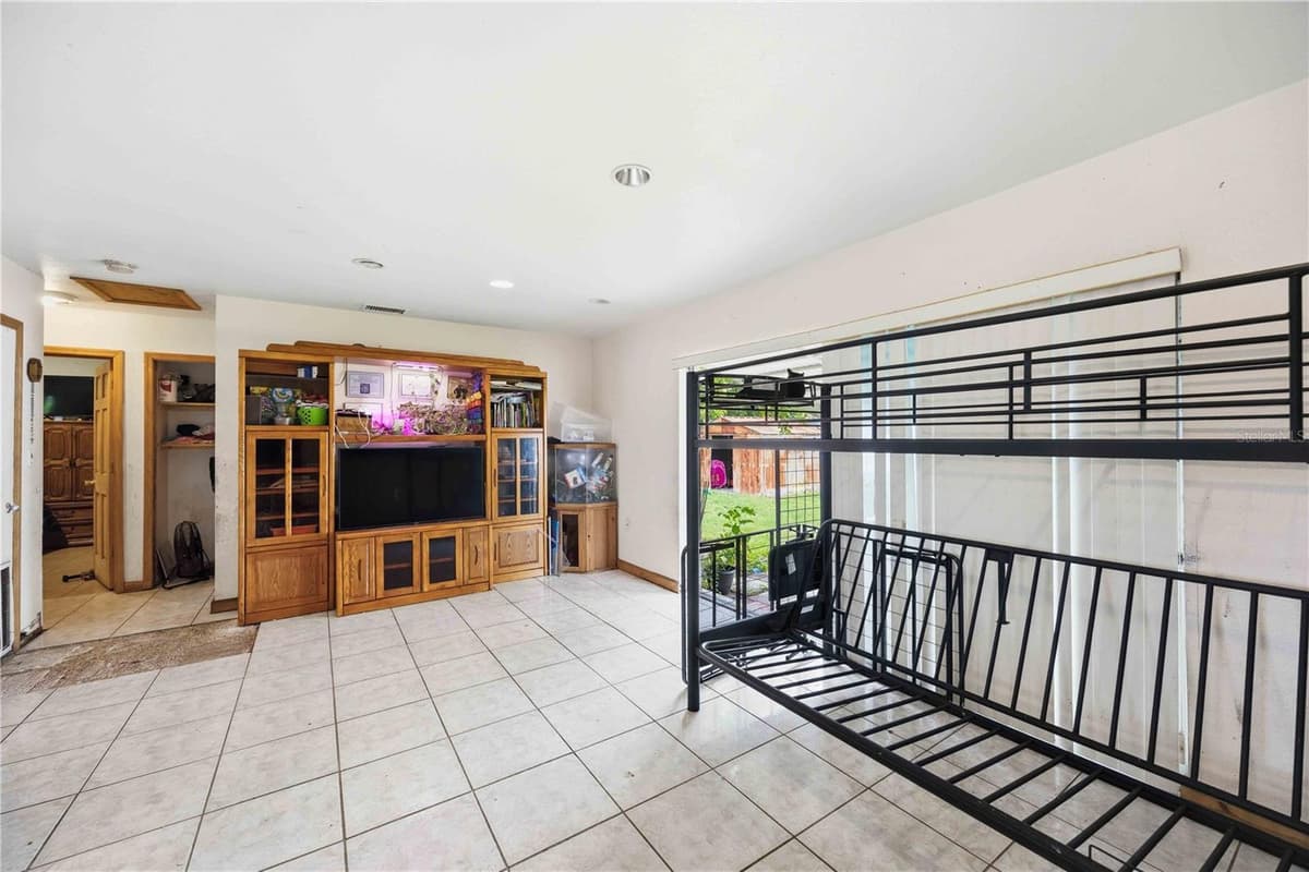 21378 PERCY AVENUE — photo 12 of 43
