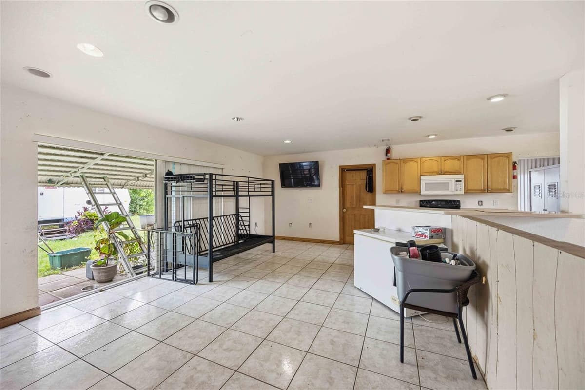 21378 PERCY AVENUE — photo 9 of 43