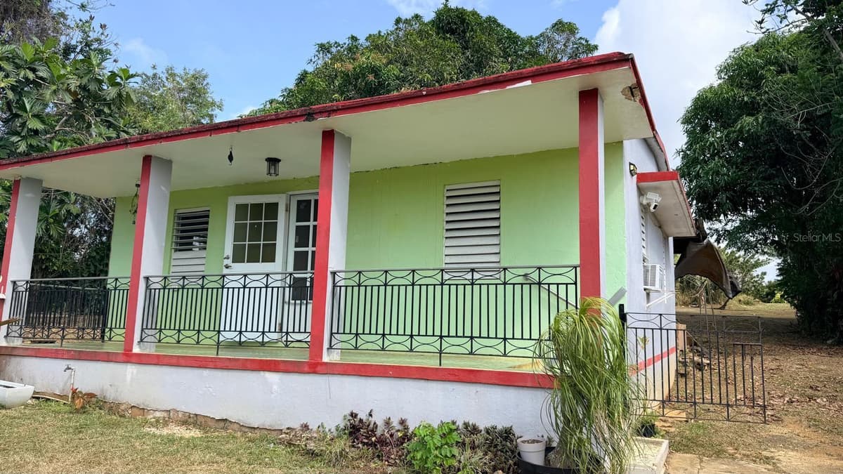 171 YAGRUMO STREET. BARRIO CORRALES — photo 1 of 33