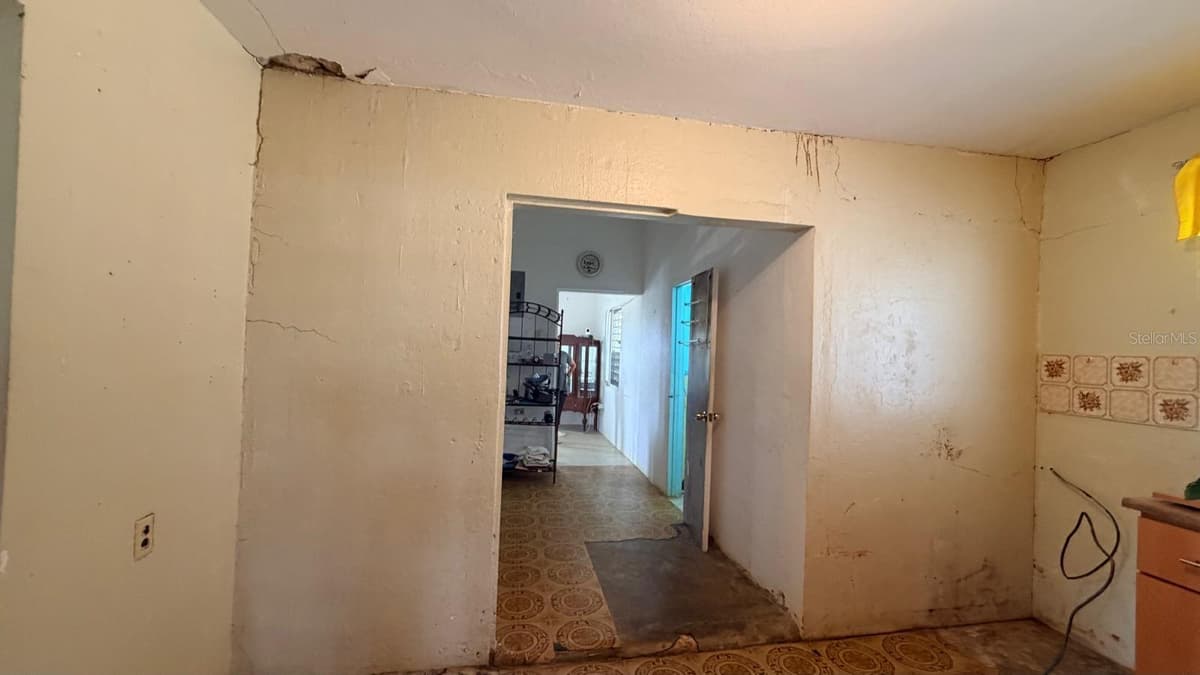 171 YAGRUMO STREET. BARRIO CORRALES — photo 23 of 33