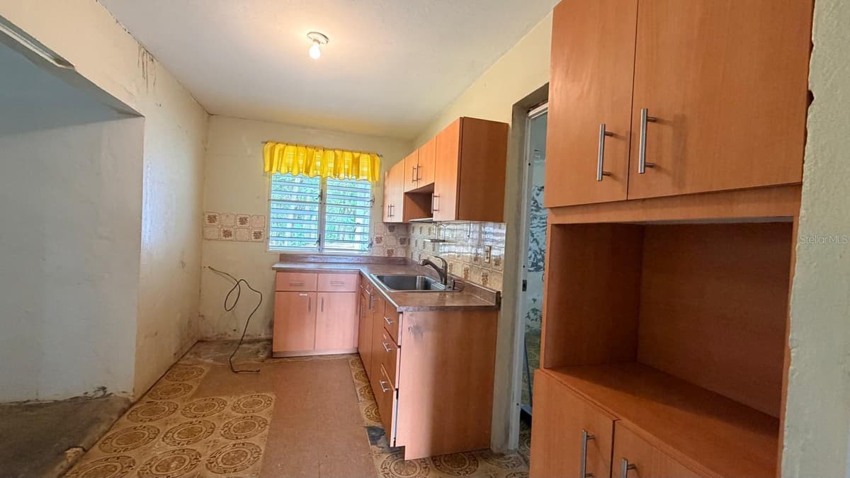 171 YAGRUMO STREET. BARRIO CORRALES — photo 10 of 33