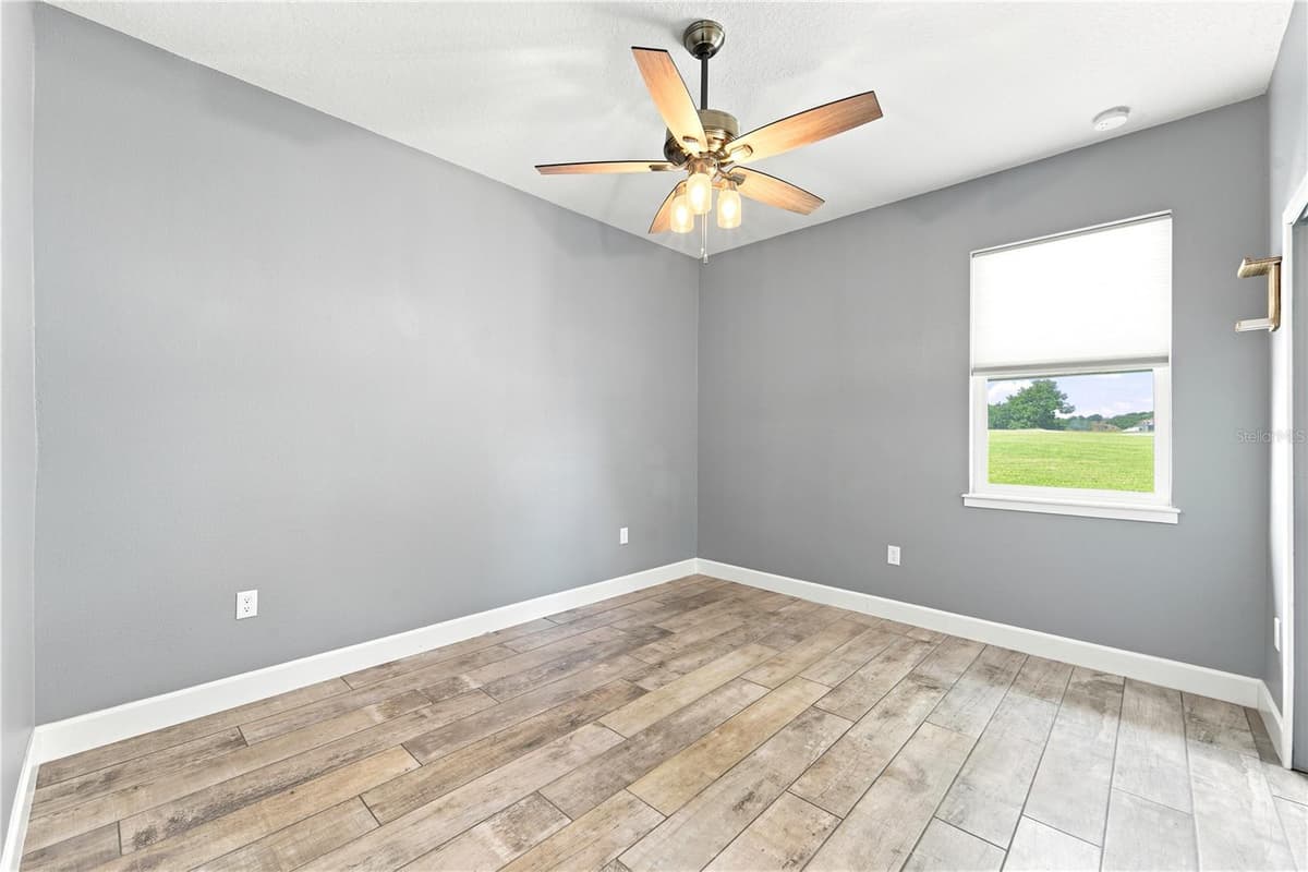 125 LONGWOOD DRIVE — photo 17 of 29