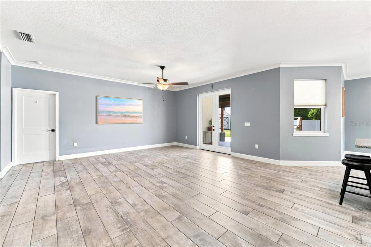 125 LONGWOOD DRIVE — photo 3 of 29