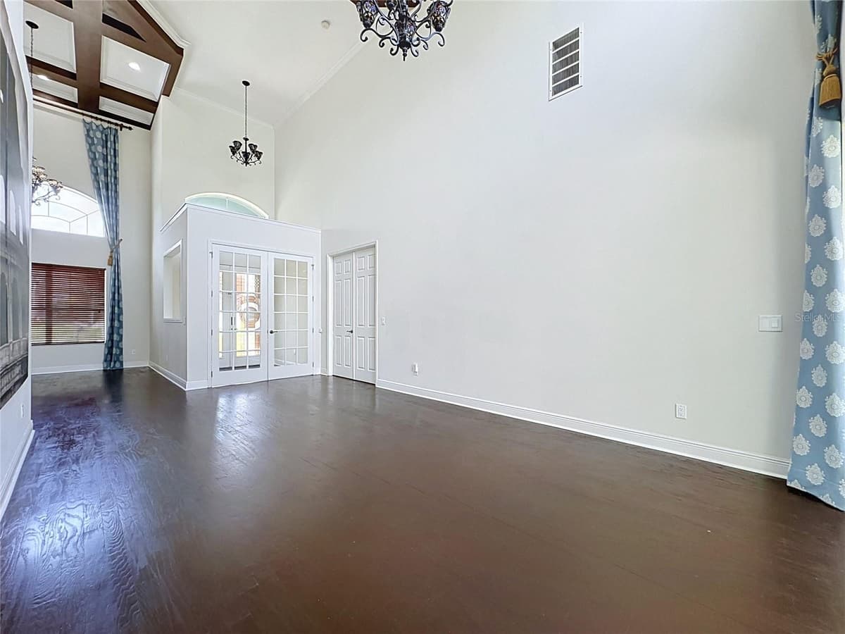 2705 KNIGHTSBRIDGE ROAD — photo 7 of 56