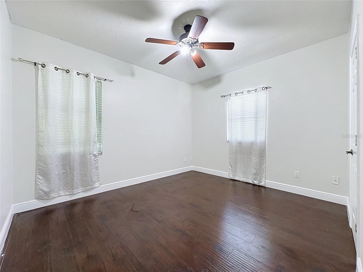 2705 KNIGHTSBRIDGE ROAD — photo 32 of 56