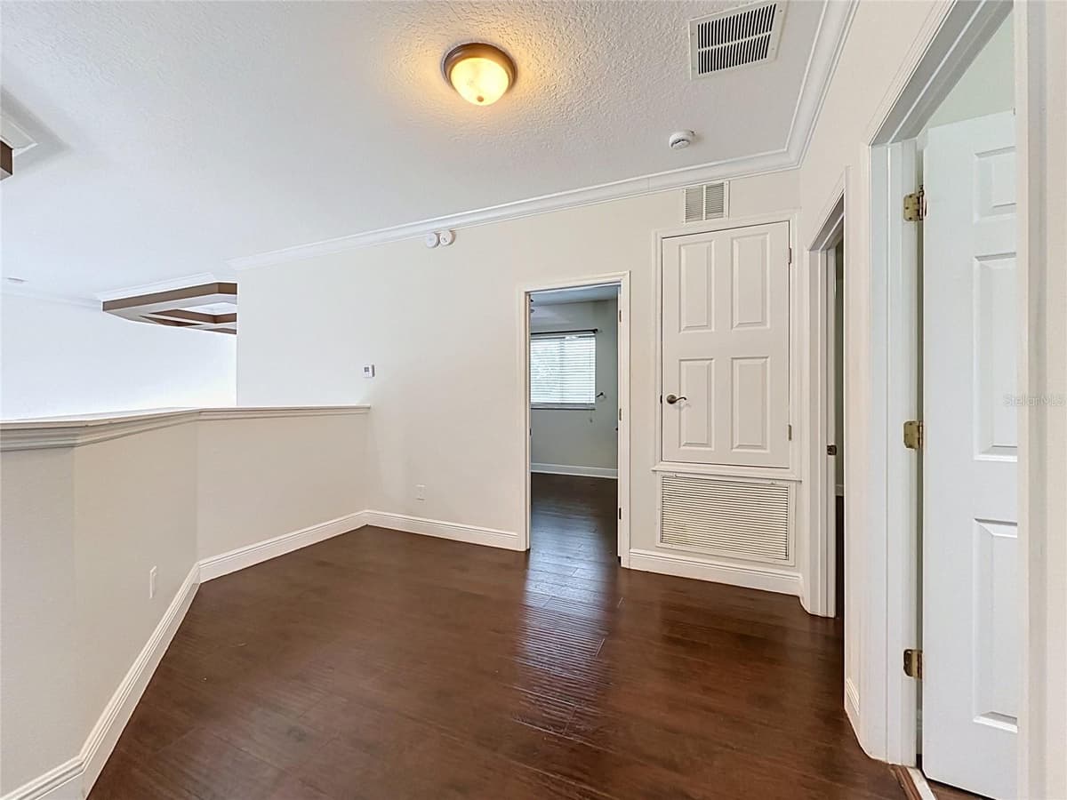2705 KNIGHTSBRIDGE ROAD — photo 27 of 56