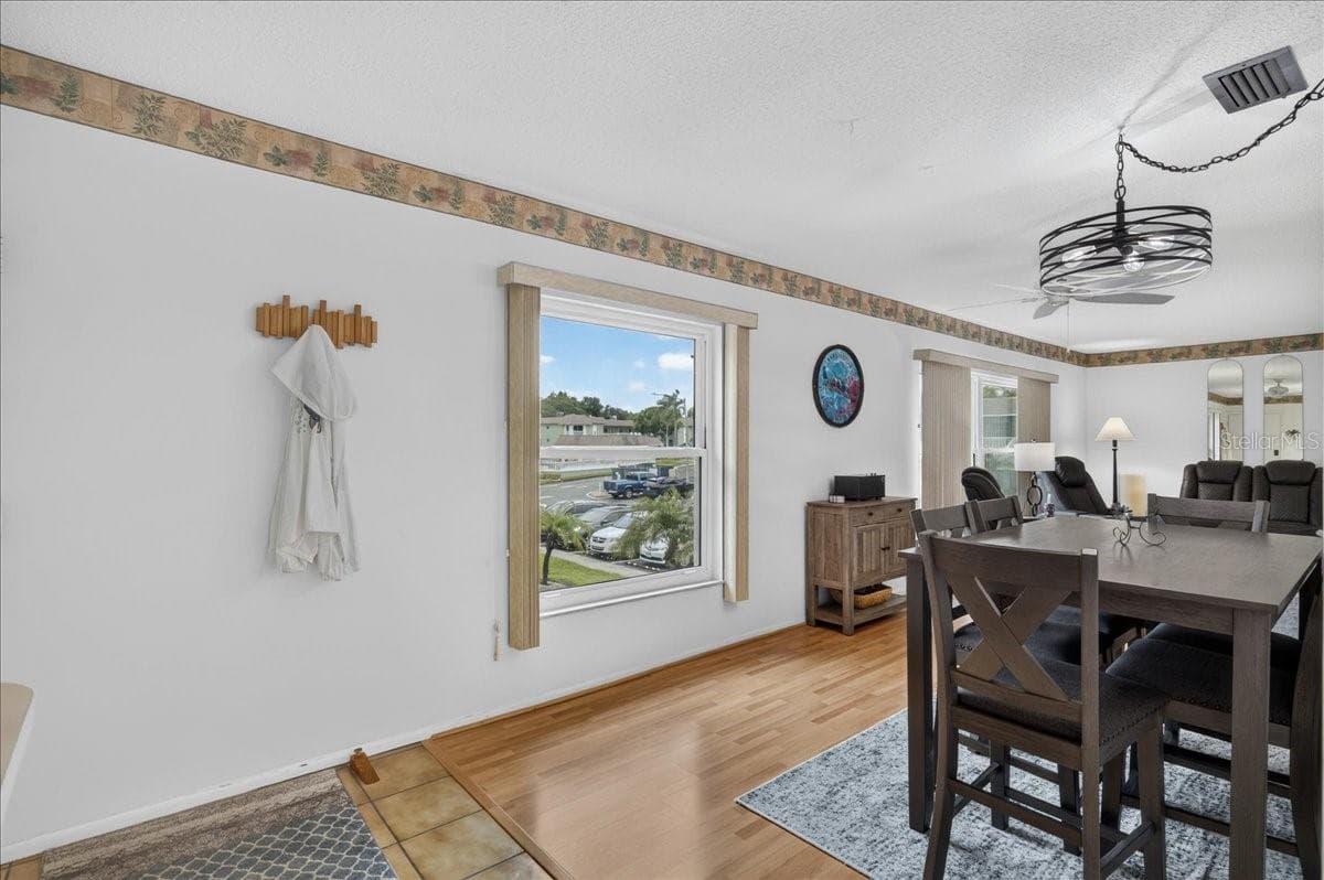 1250 PINELLAS AVENUE — photo 4 of 56