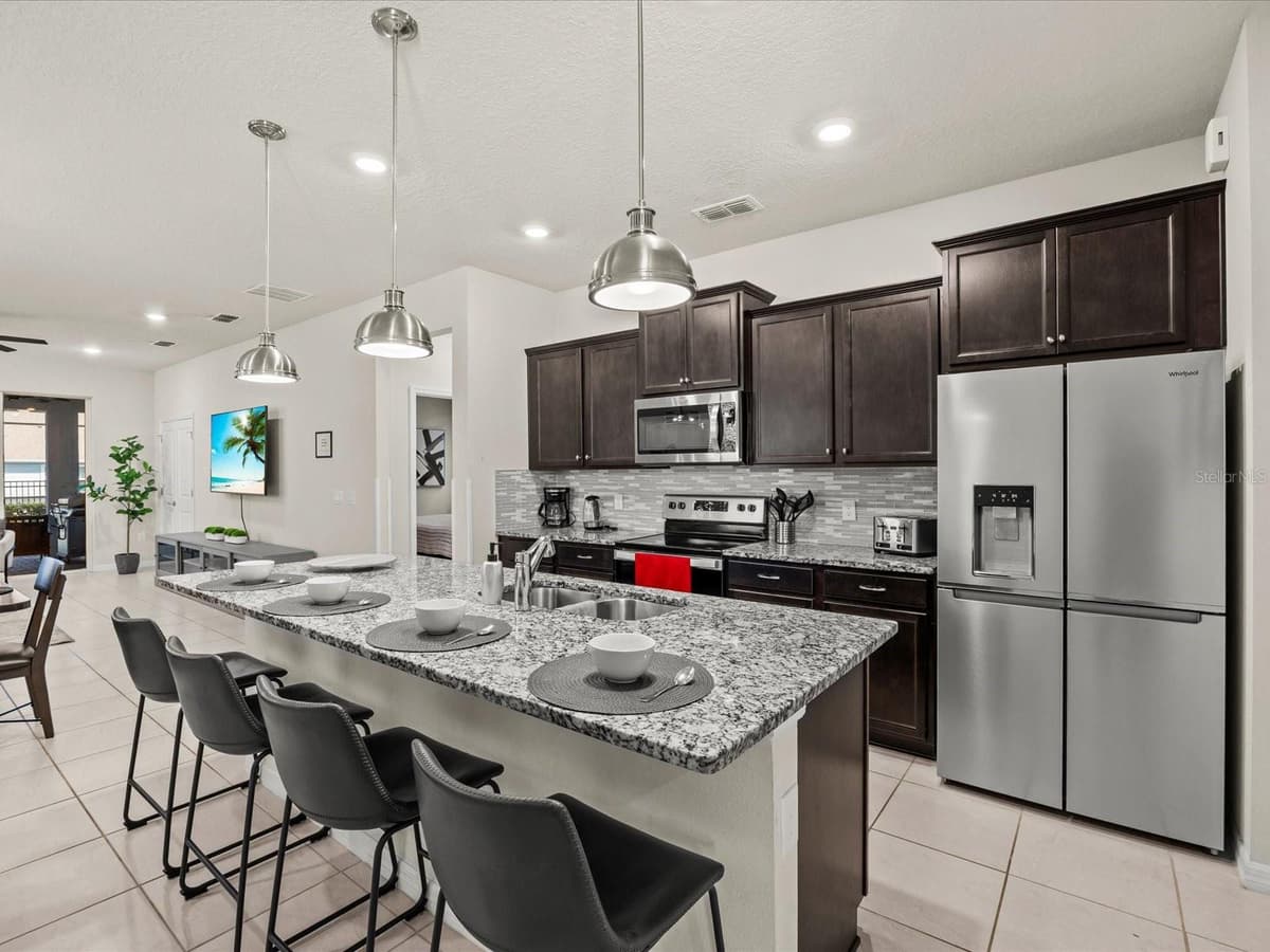 3281 LILAC WAY — photo 4 of 48