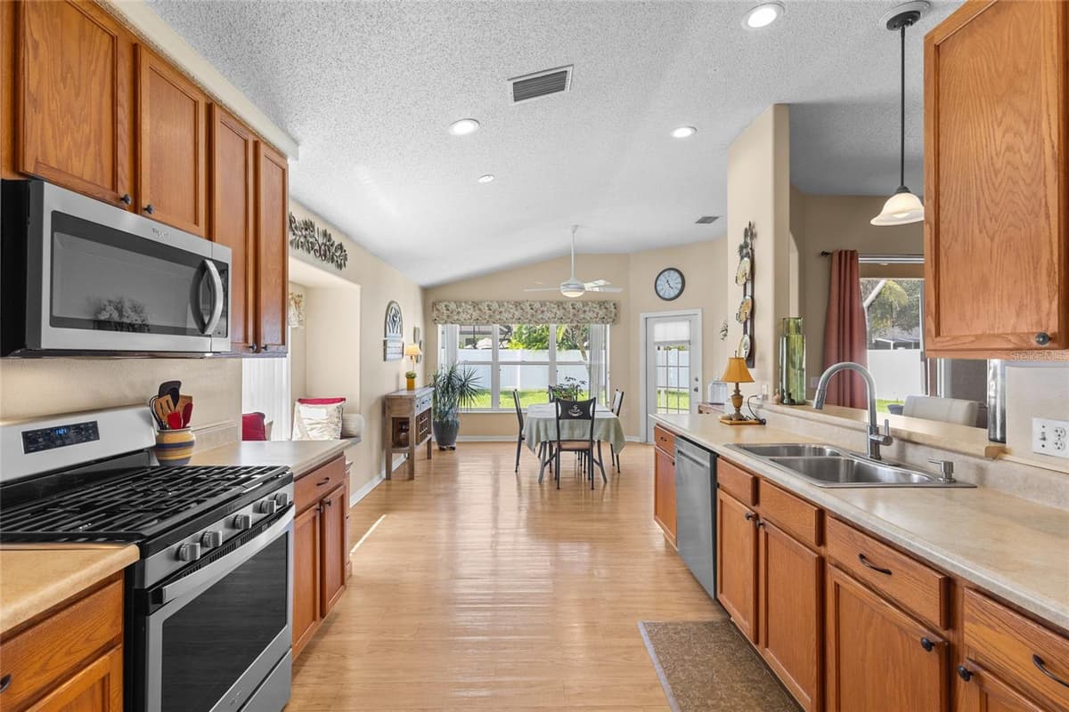 12530 ROCKROSE GLEN — photo 15 of 46