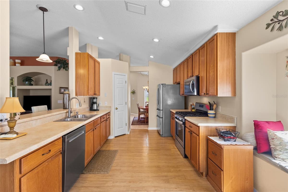 12530 ROCKROSE GLEN — photo 12 of 46