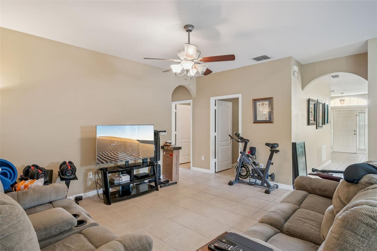 327 MARATHON LANE — photo 9 of 34