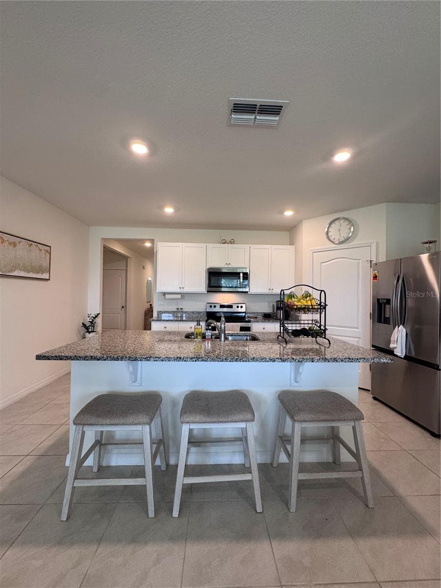 641 GRIFFON AVENUE — photo 26 of 46