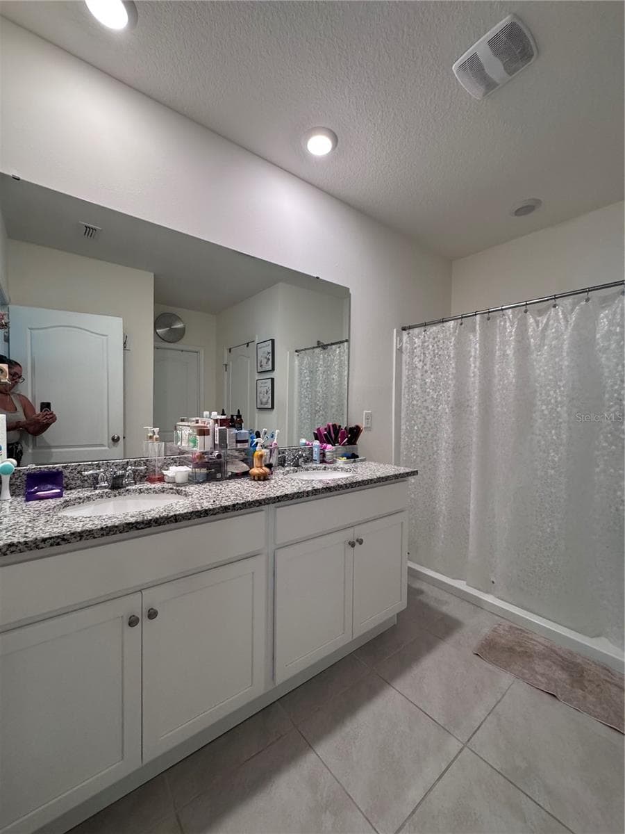 641 GRIFFON AVENUE — photo 36 of 46