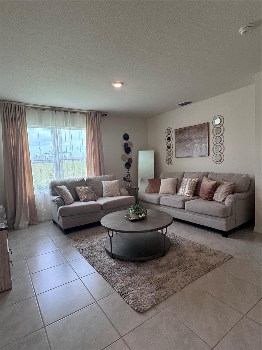 641 GRIFFON AVENUE — photo 30 of 46
