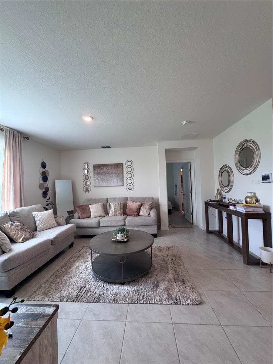 641 GRIFFON AVENUE — photo 29 of 46
