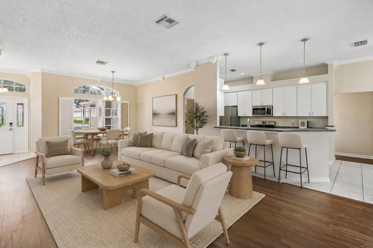 5325 FANTASY WAY — photo 4 of 41