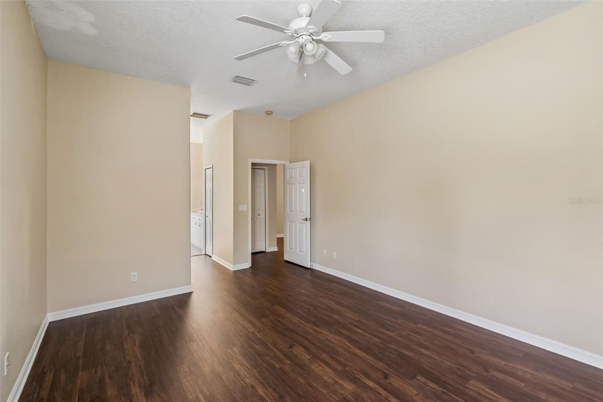 5325 FANTASY WAY — photo 34 of 41