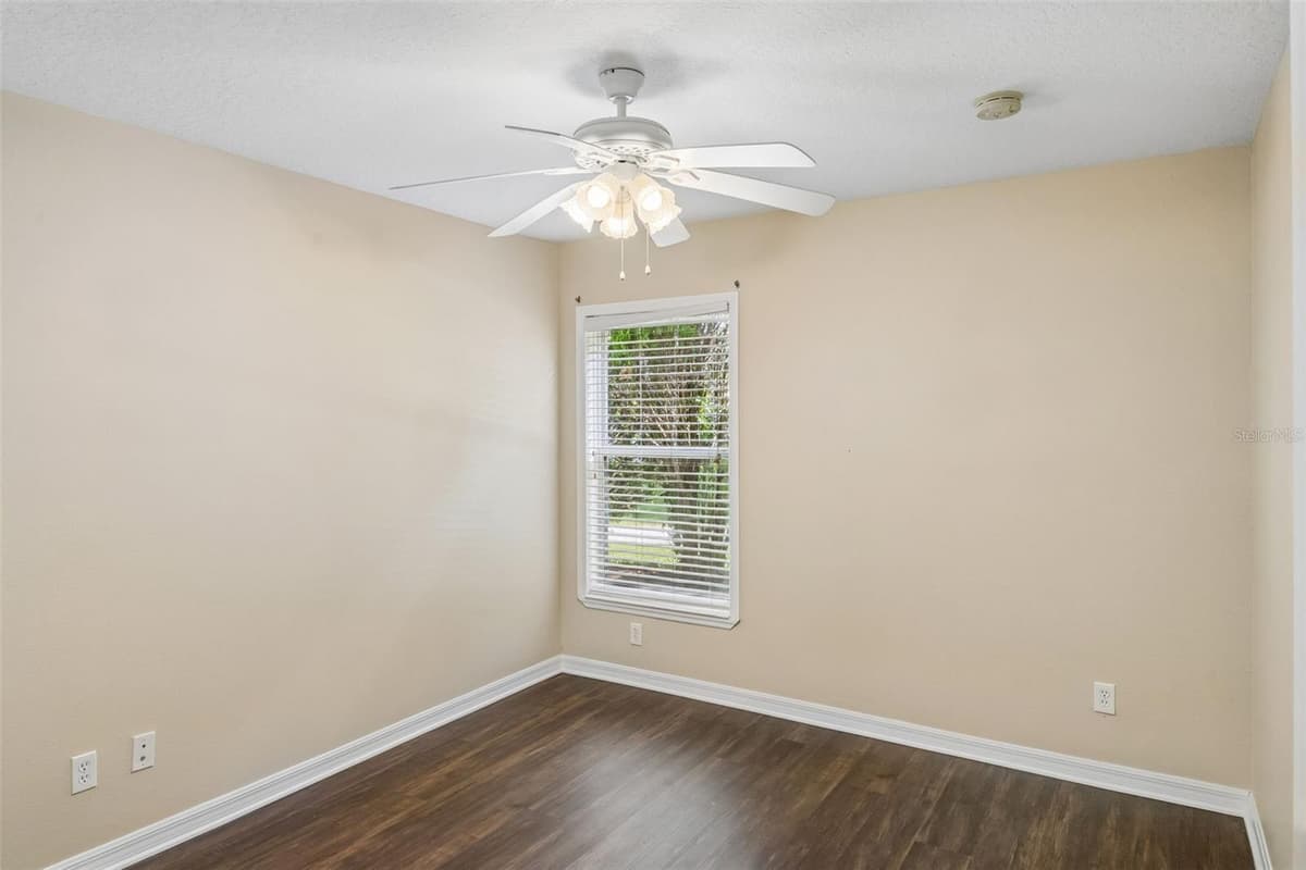 5325 FANTASY WAY — photo 36 of 41