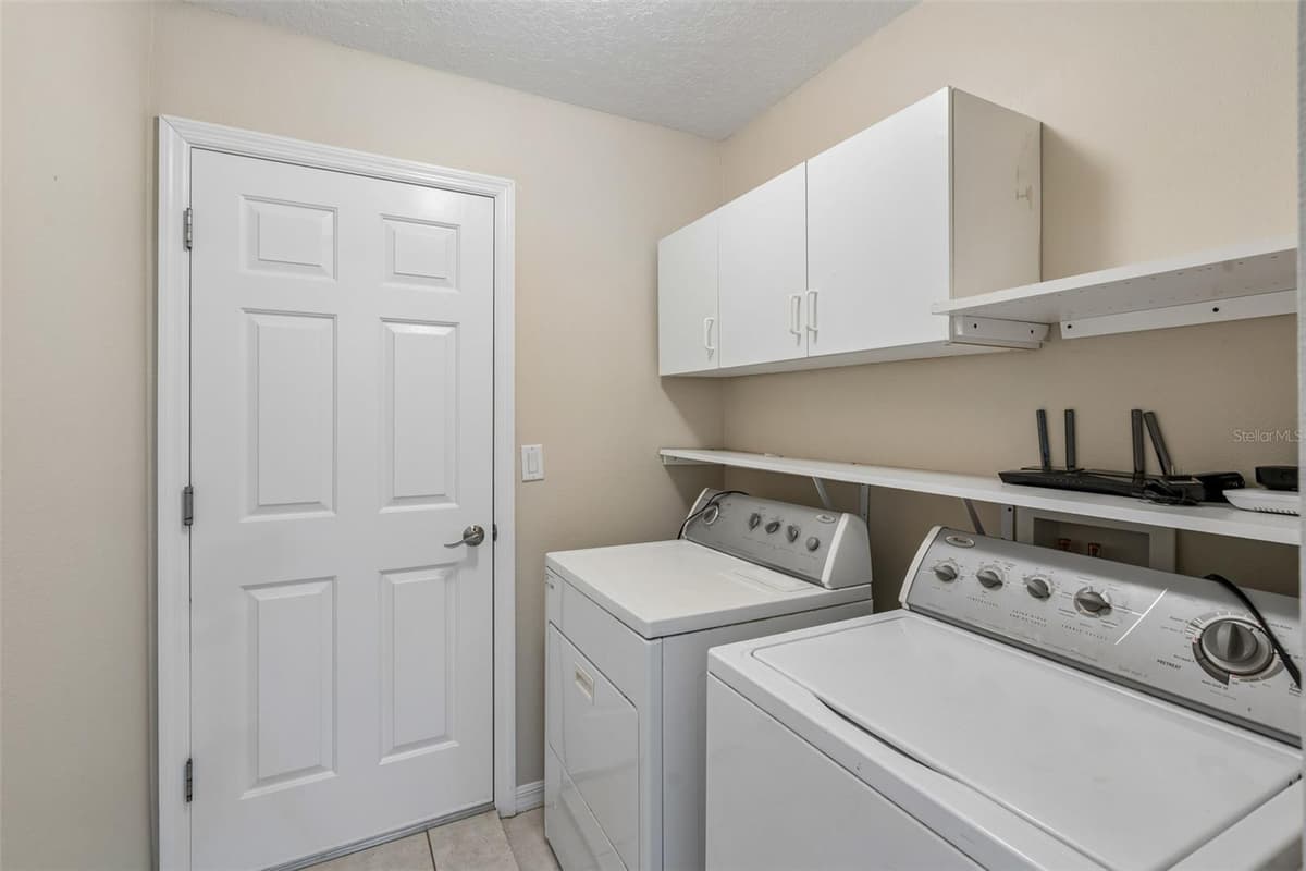 5325 FANTASY WAY — photo 38 of 41