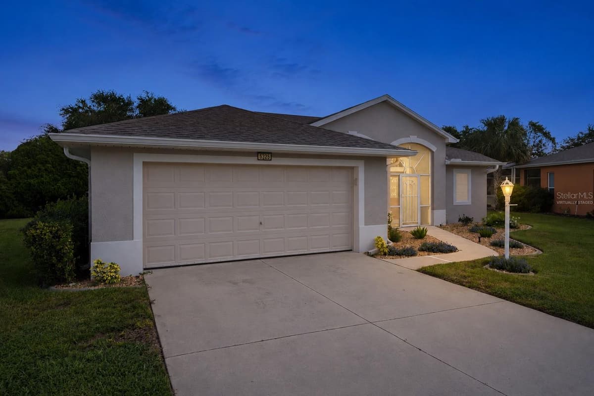 5325 FANTASY WAY — photo 19 of 41