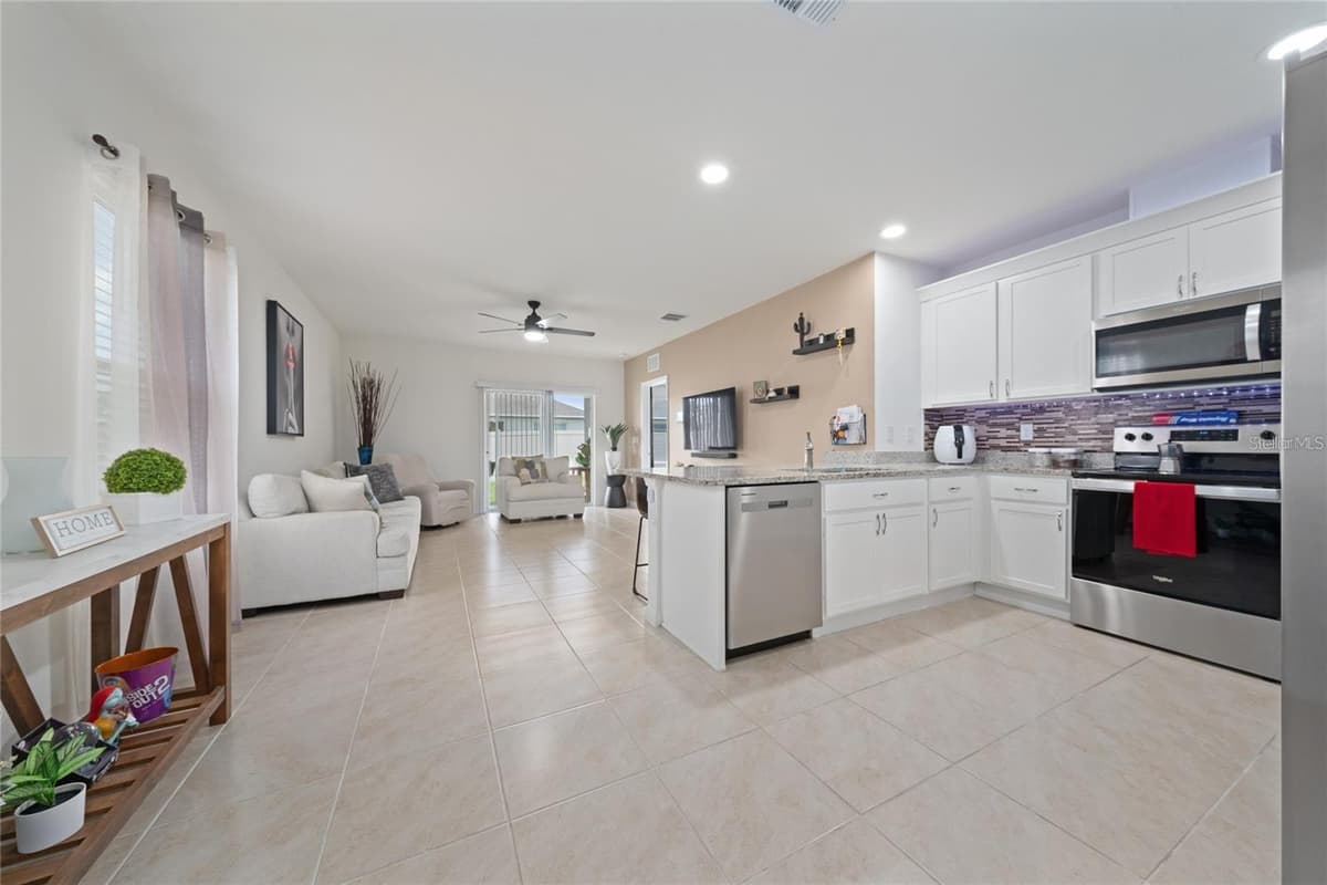 2211 TAY WES DRIVE — photo 2 of 6