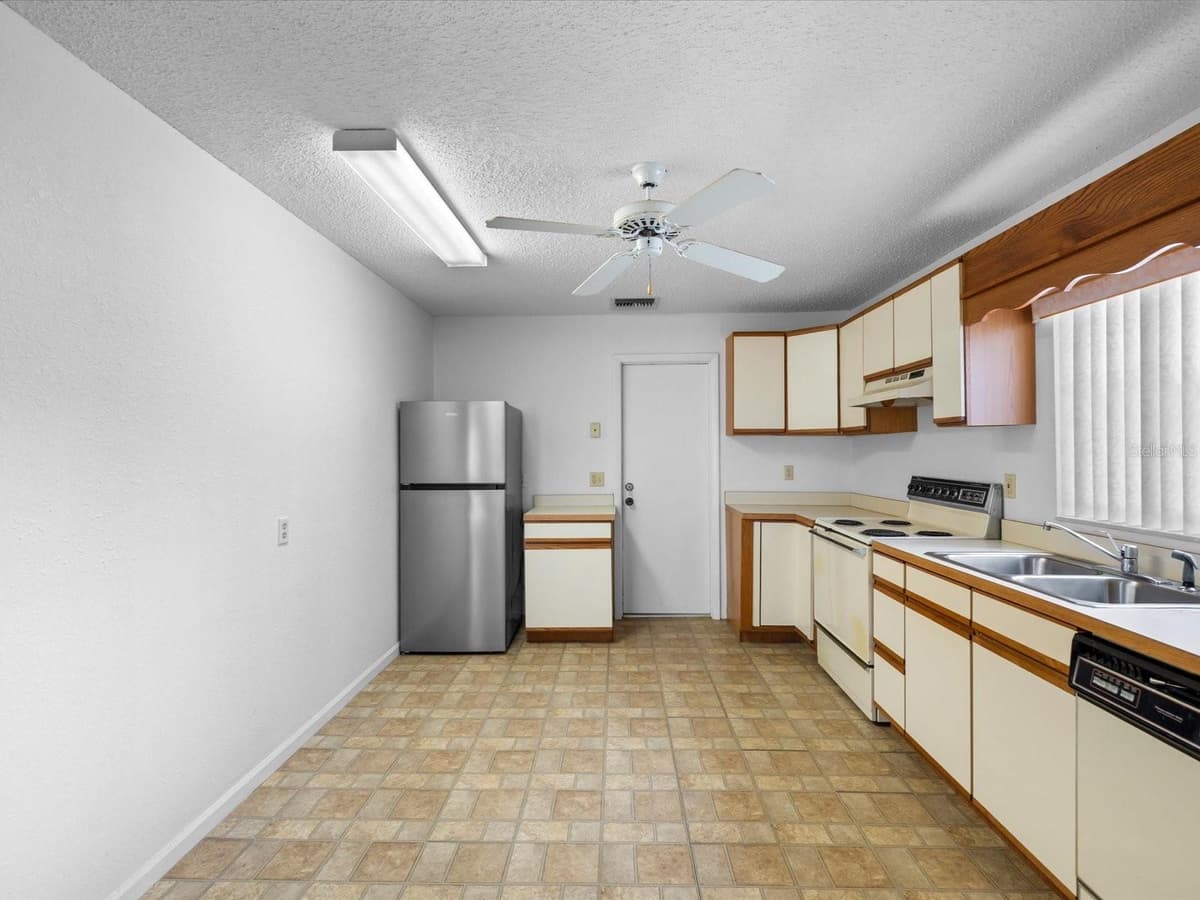 8720 AIRWAY BOULEVARD — photo 52 of 93