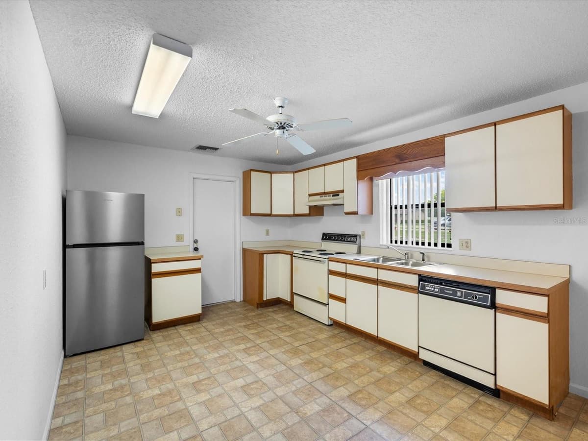 8720 AIRWAY BOULEVARD — photo 51 of 93