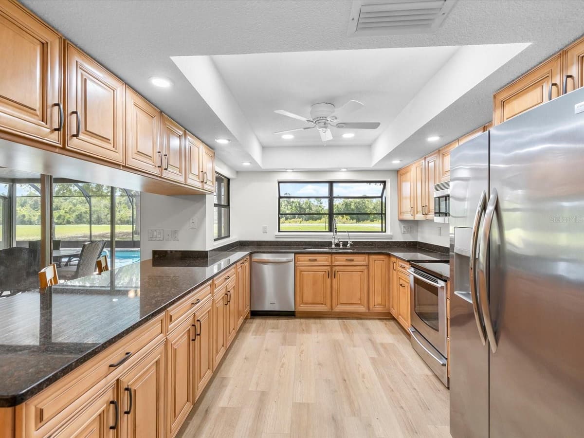 8720 AIRWAY BOULEVARD — photo 15 of 93