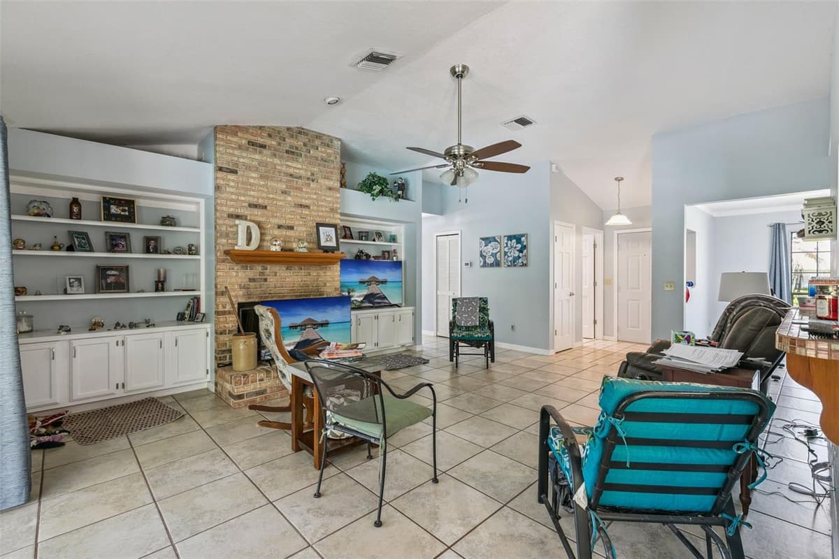 4 BASS LAKE DRIVE — photo 6 of 25