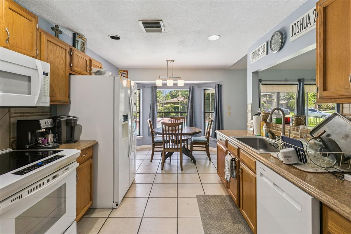 4 BASS LAKE DRIVE — photo 8 of 25