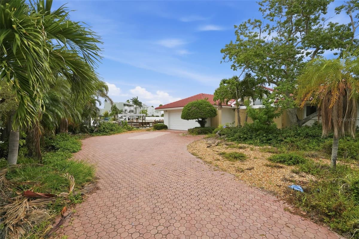 5810 BAHAMA WAY — photo 4 of 35