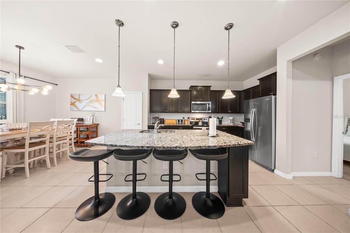 8904 PRAGUE WAY — photo 12 of 61