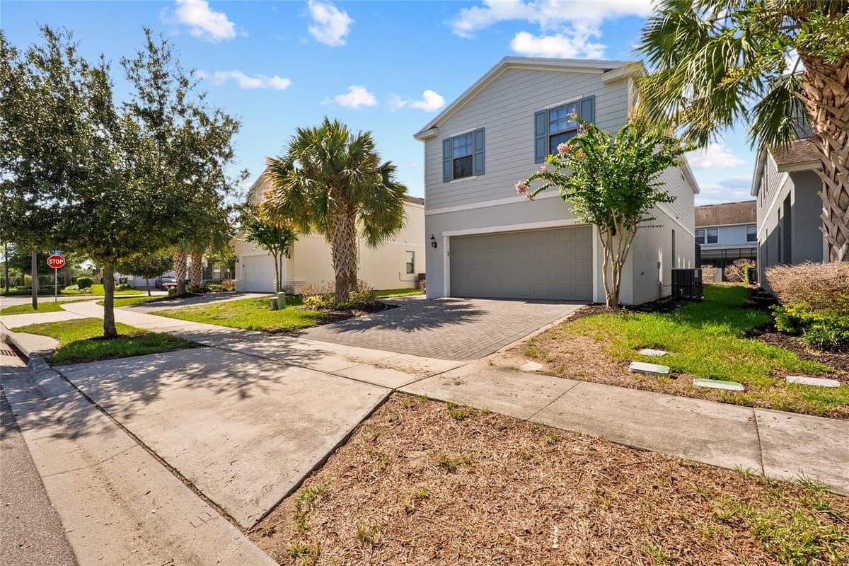 8904 PRAGUE WAY — photo 3 of 61