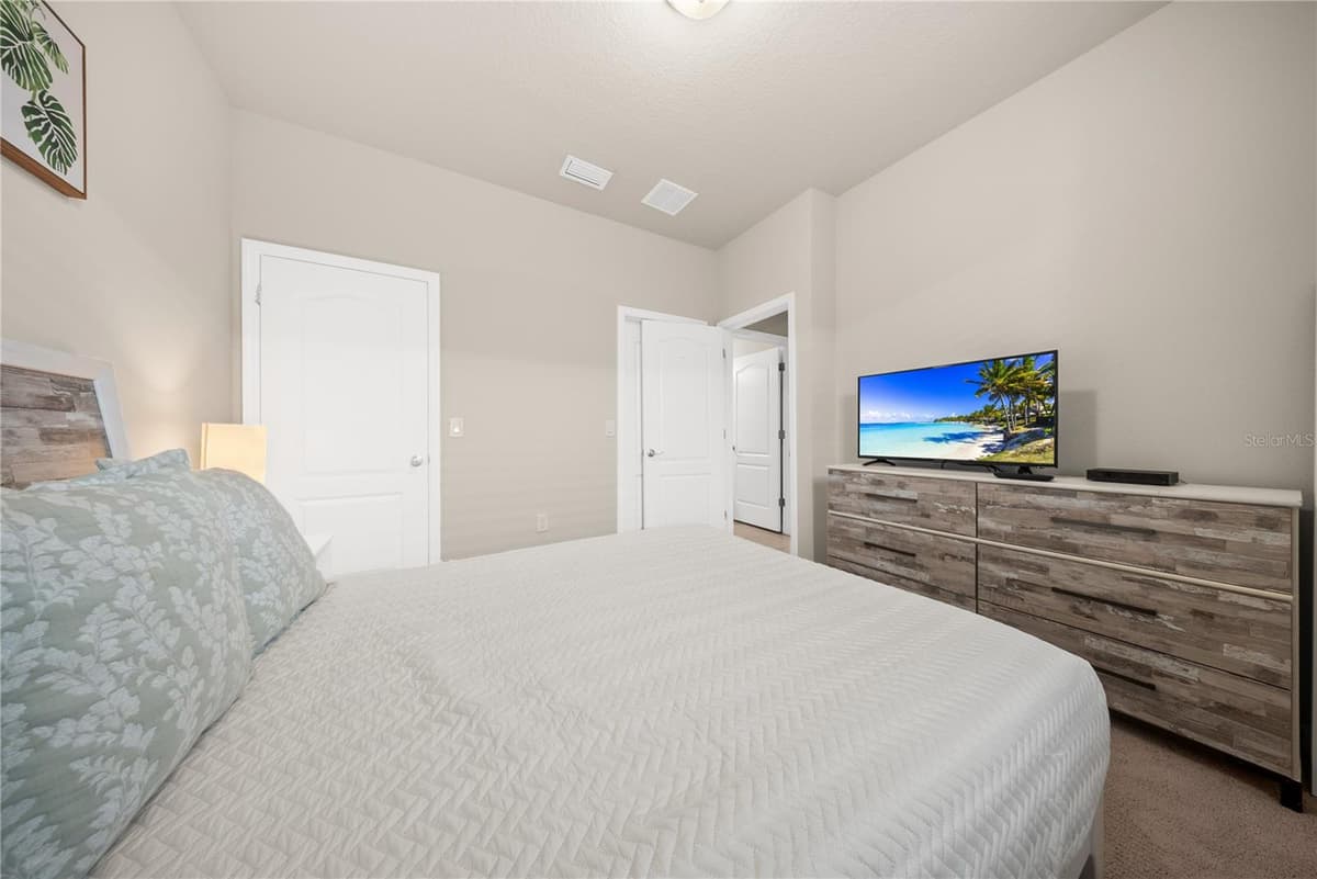 8904 PRAGUE WAY — photo 43 of 61