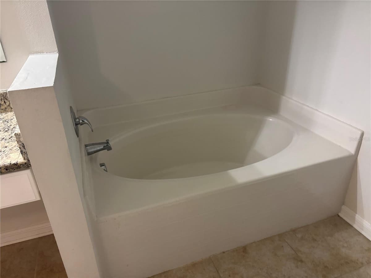 304 MARION OAKS TRAIL — photo 11 of 20