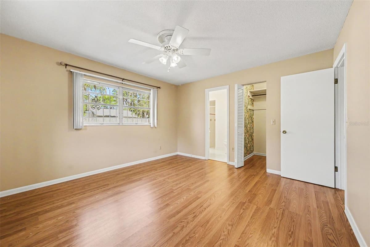 2511 EASTBROOK BOULEVARD — photo 16 of 28