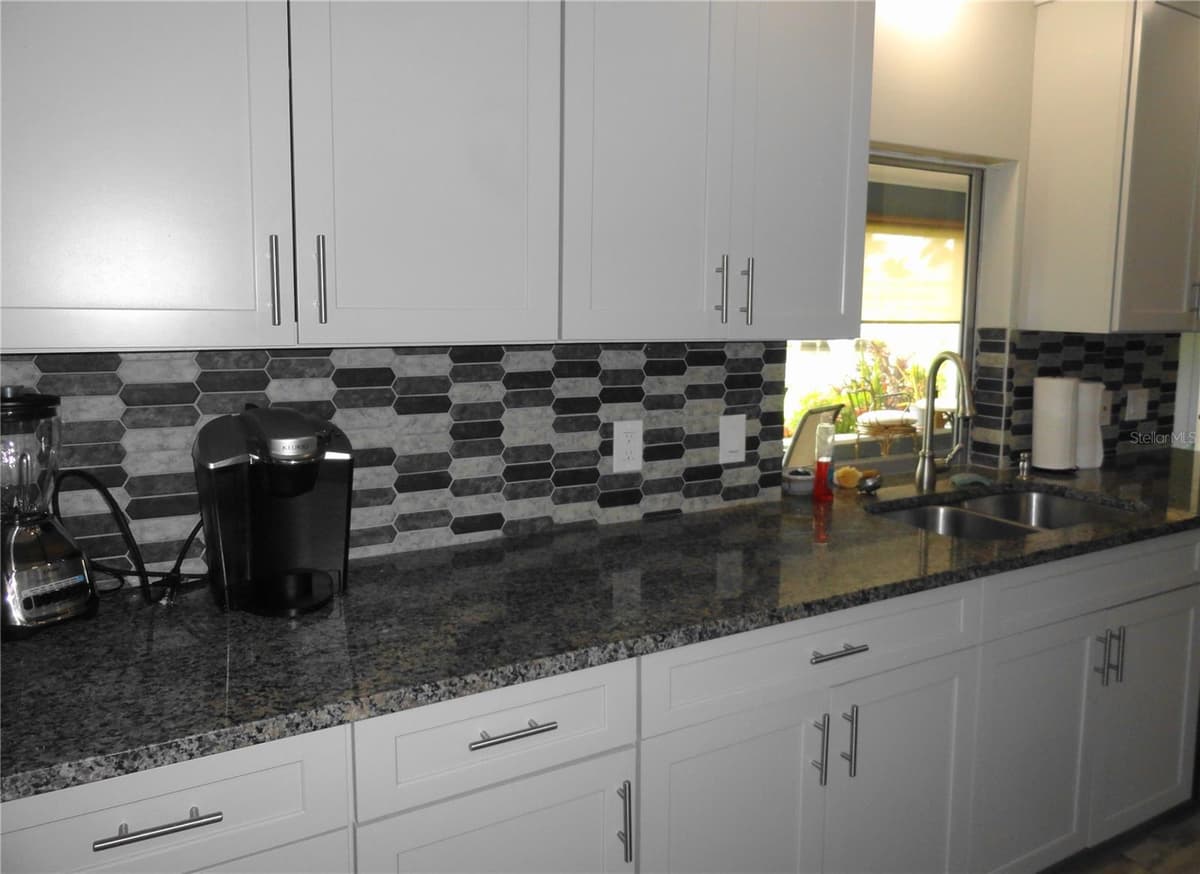 5226 NEVILLE TERRACE — photo 6 of 40