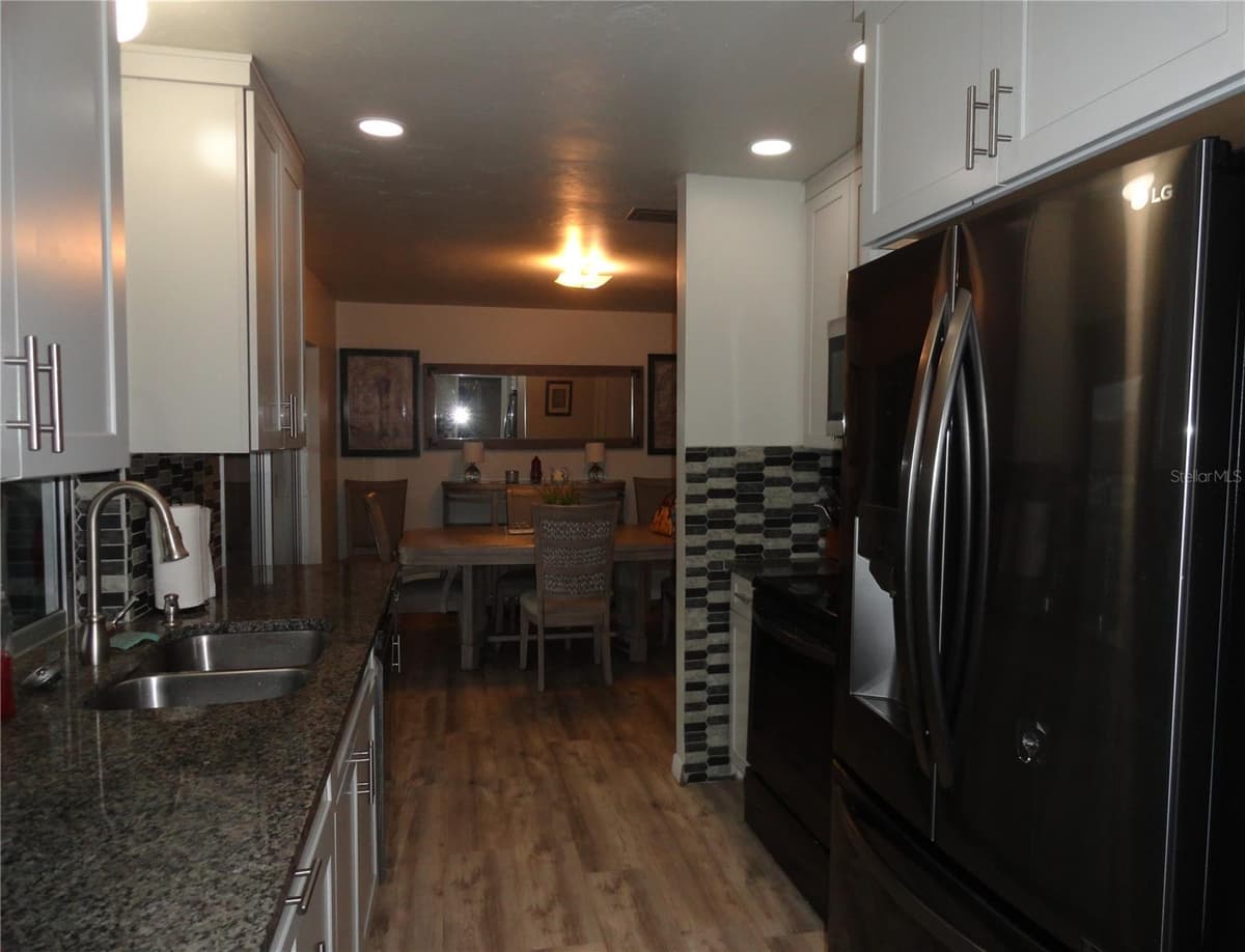 5226 NEVILLE TERRACE — photo 8 of 40
