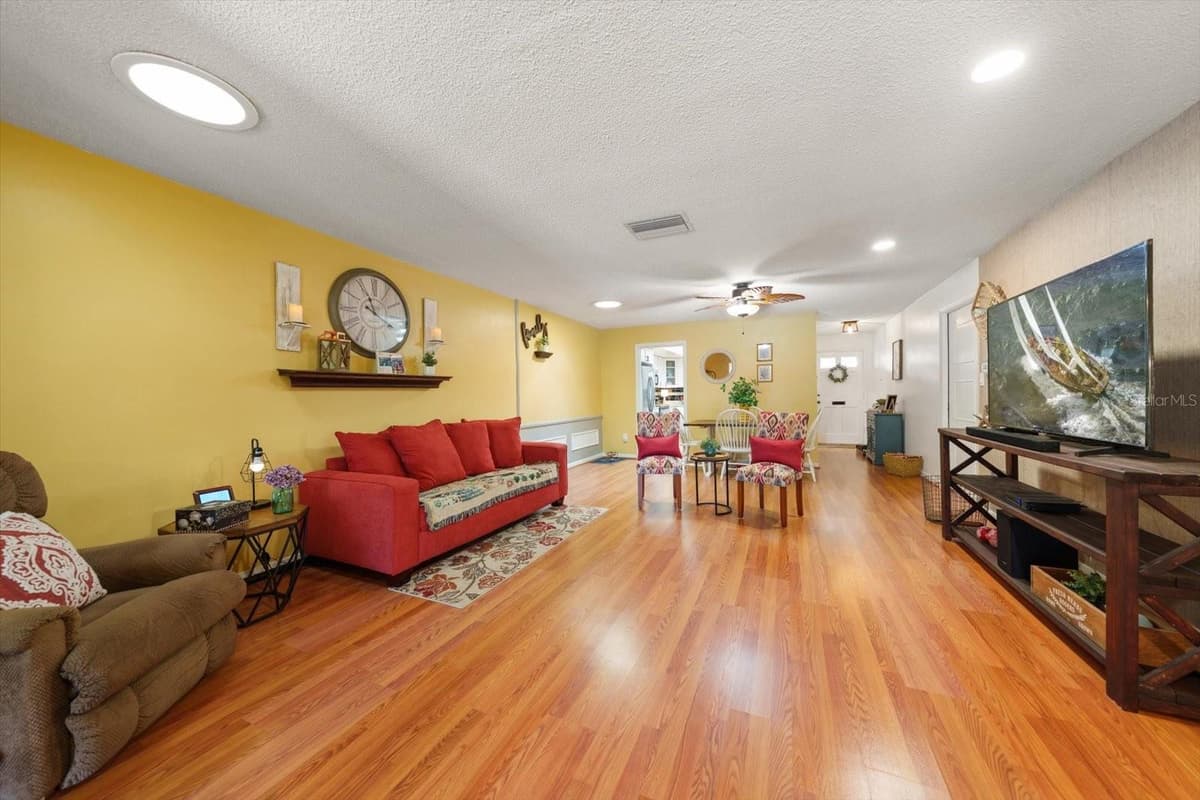 1651 LAKE AVENUE — photo 10 of 30