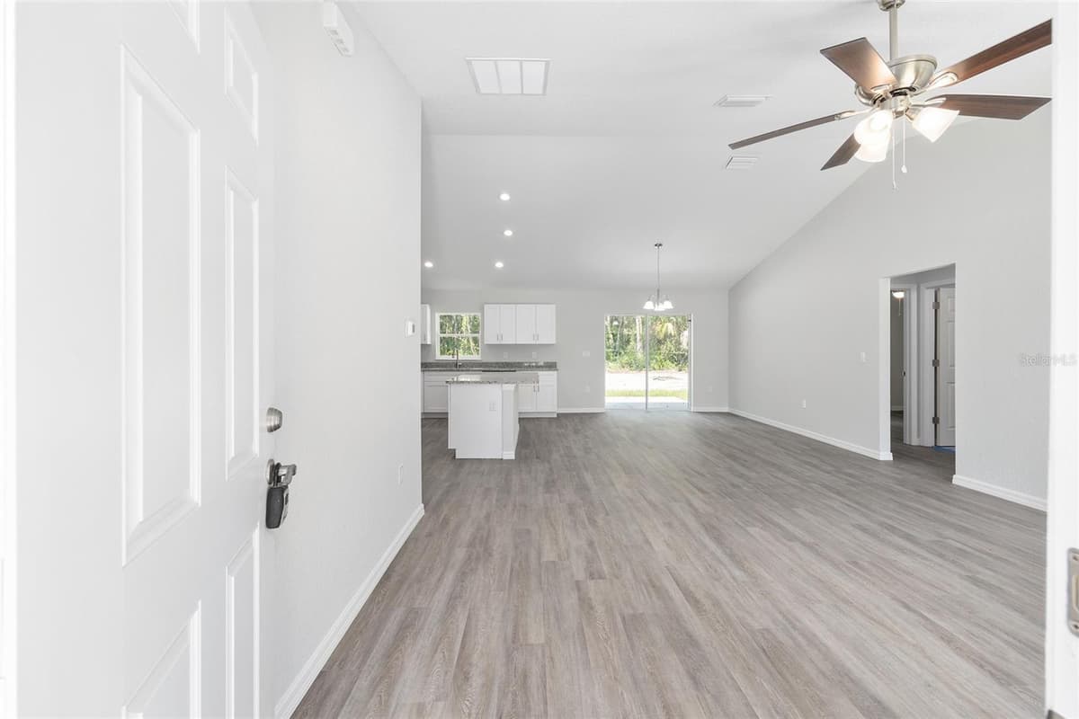 202 FISHER LOOP — photo 4 of 30