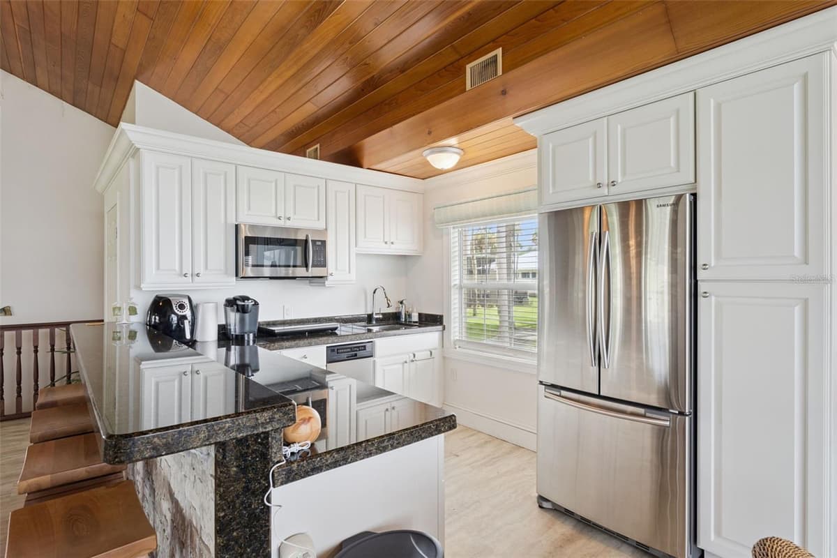 801 LAKE SHORE DRIVE — photo 19 of 64