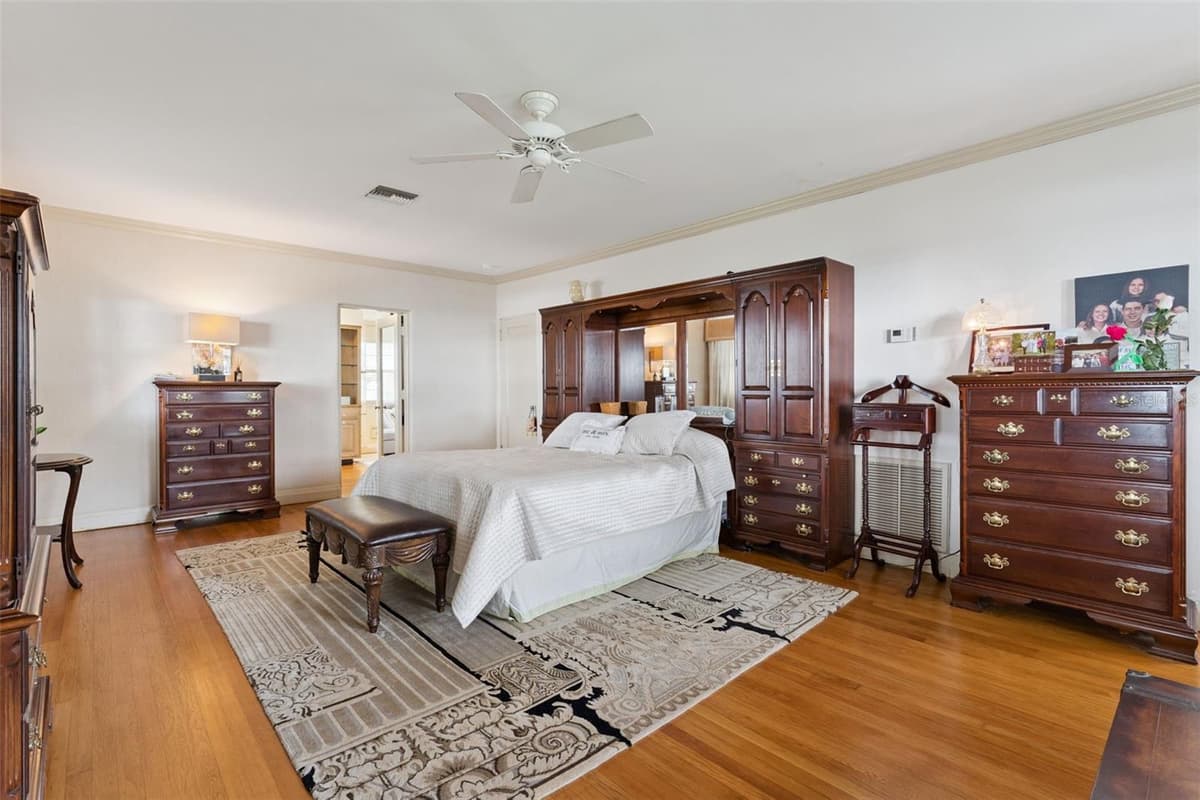 801 LAKE SHORE DRIVE — photo 23 of 64