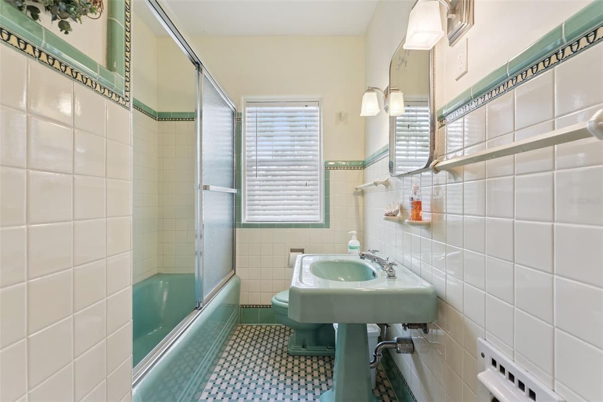 801 LAKE SHORE DRIVE — photo 31 of 64